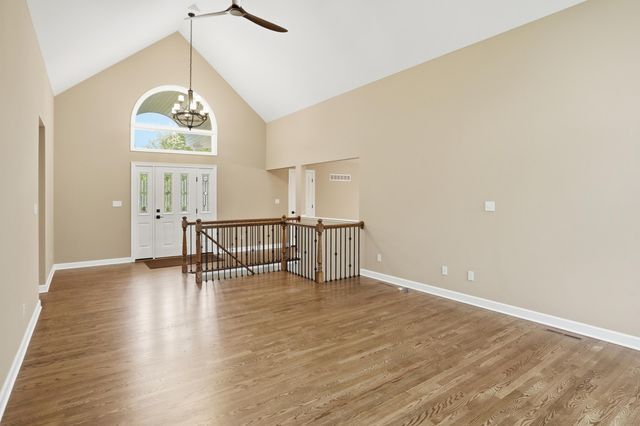 502 W 100 N, Valparaiso, IN 46385