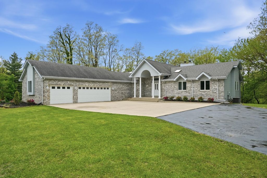 502 W 100 N, Valparaiso, IN 46385