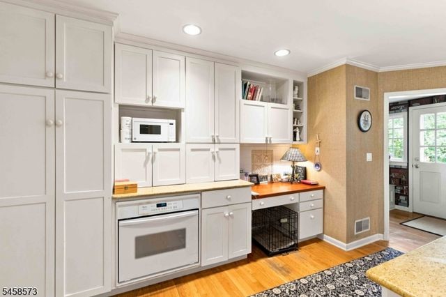 16 Warwick Rd, Chatham Twp., NJ 07928