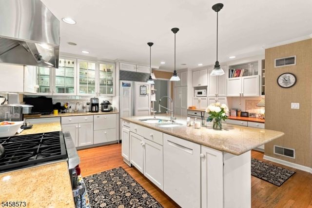 16 Warwick Rd, Chatham Twp., NJ 07928