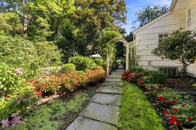 16 Warwick Rd, Chatham Twp., NJ 07928