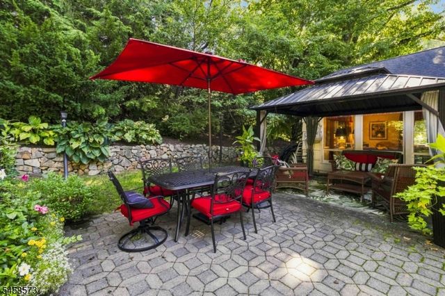 16 Warwick Rd, Chatham Twp., NJ 07928