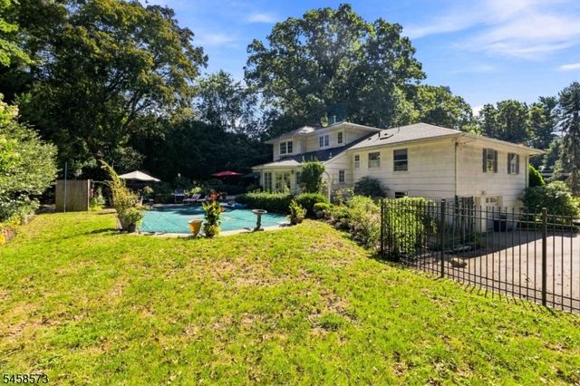 16 Warwick Rd, Chatham Twp., NJ 07928