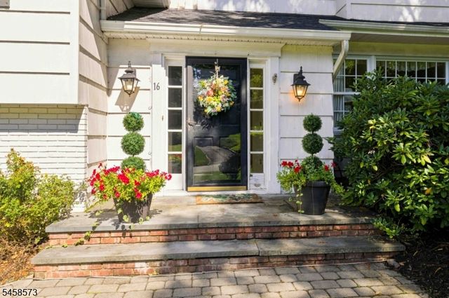 16 Warwick Rd, Chatham Twp., NJ 07928