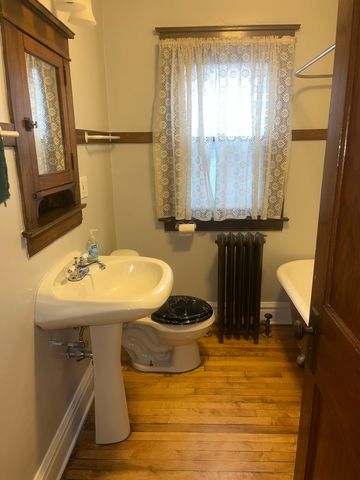 1424 Home Avenue, Berwyn, IL 60402