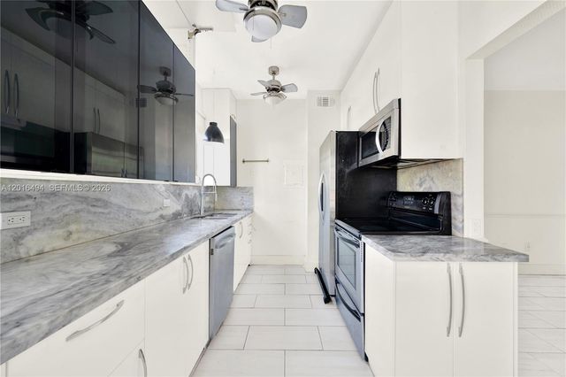 610 8th St 102, Miami Beach, FL 33139