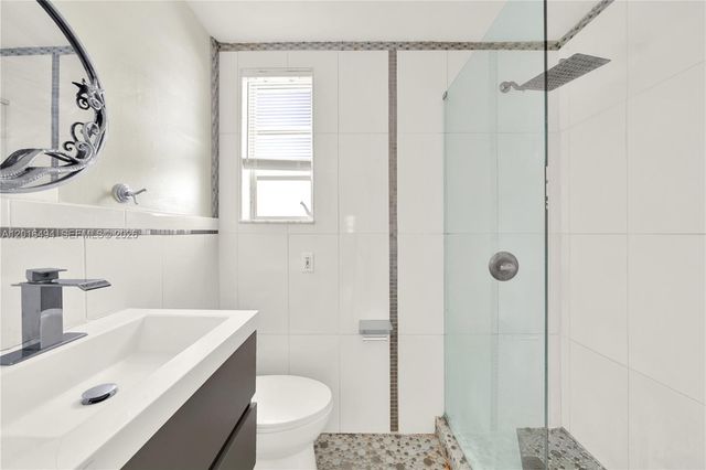 610 8th St 102, Miami Beach, FL 33139