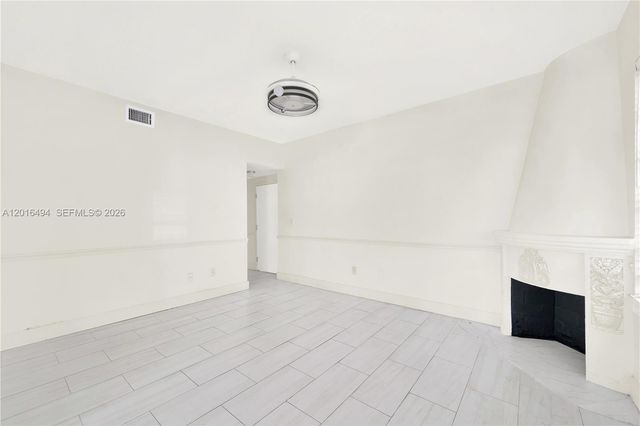 610 8th St 102, Miami Beach, FL 33139