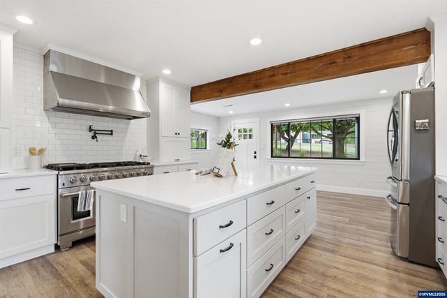 5801 NE Abbey Rd, Carlton, OR 97111