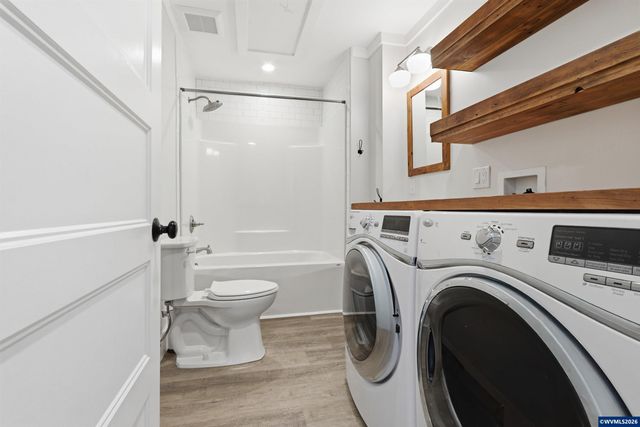 5801 NE Abbey Rd, Carlton, OR 97111