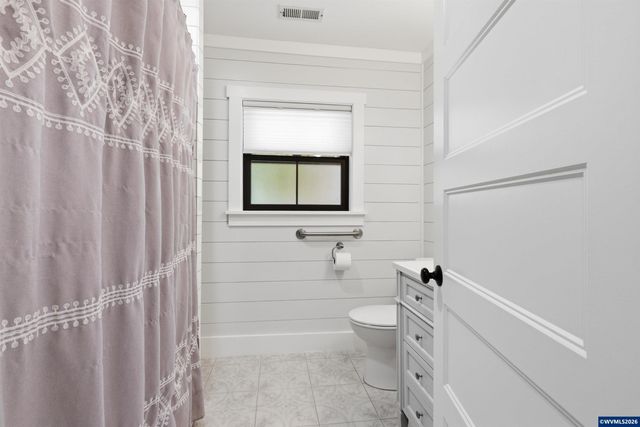 5801 NE Abbey Rd, Carlton, OR 97111