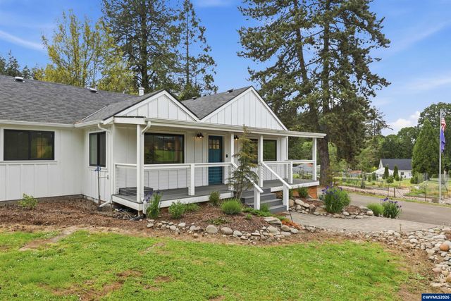 5801 NE Abbey Rd, Carlton, OR 97111