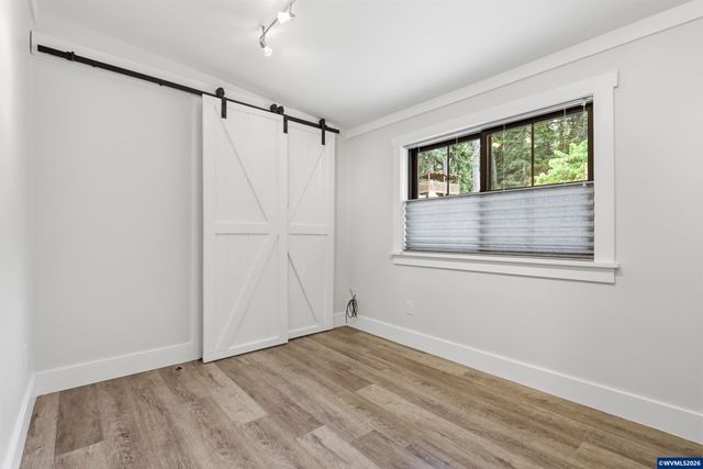 5801 NE Abbey Rd, Carlton, OR 97111