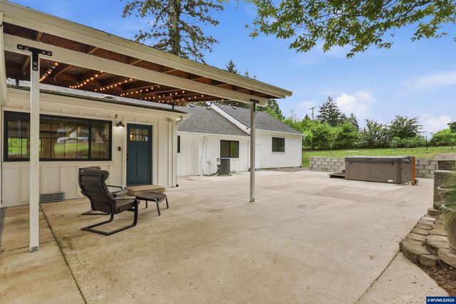 5801 NE Abbey Rd, Carlton, OR 97111