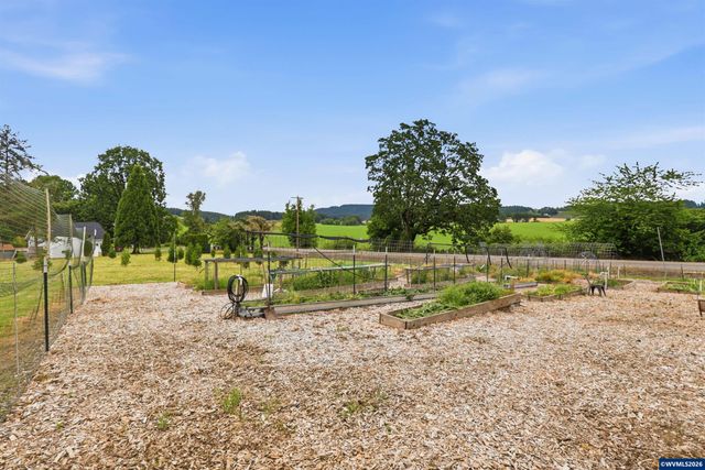 5801 NE Abbey Rd, Carlton, OR 97111