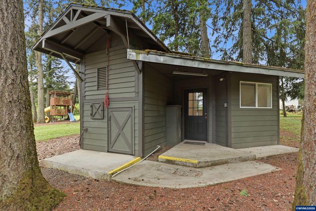 5801 NE Abbey Rd, Carlton, OR 97111