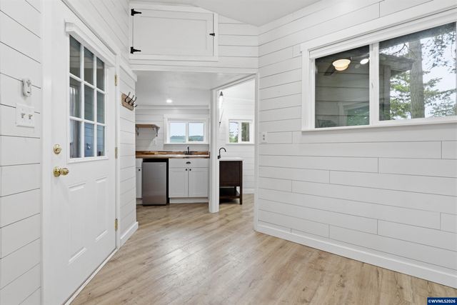 5801 NE Abbey Rd, Carlton, OR 97111
