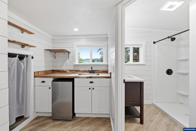 5801 NE Abbey Rd, Carlton, OR 97111