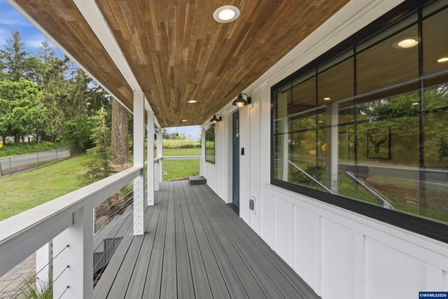 5801 NE Abbey Rd, Carlton, OR 97111