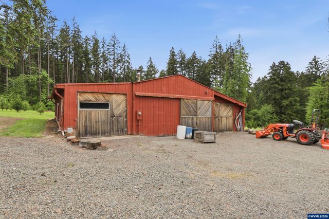 5801 NE Abbey Rd, Carlton, OR 97111