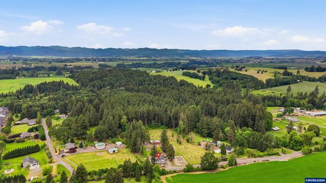 5801 NE Abbey Rd, Carlton, OR 97111