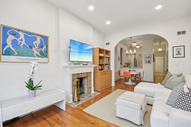 2142 N Racine Avenue 2, Chicago, IL 60614