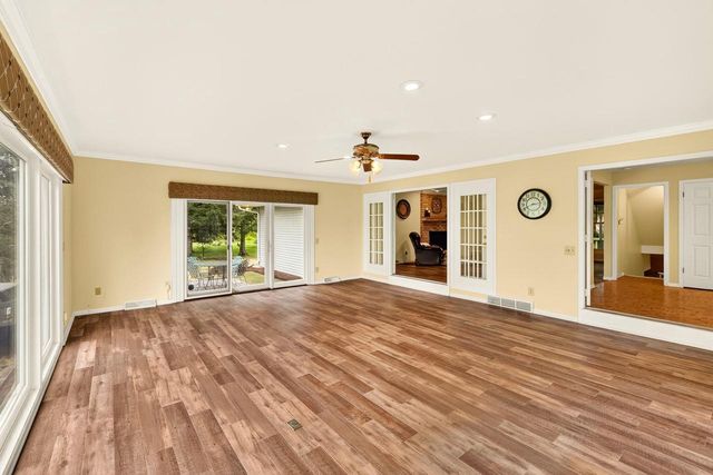 1542 Comanche Glen, Madison, WI 53704