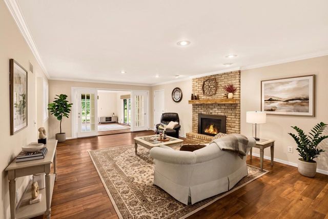 1542 Comanche Glen, Madison, WI 53704