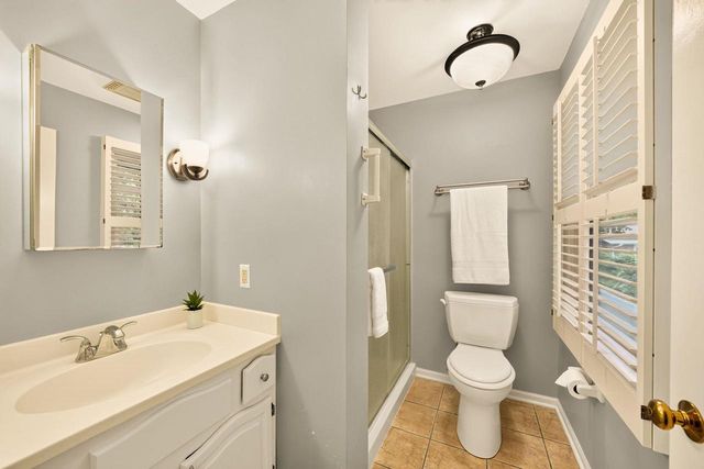 1542 Comanche Glen, Madison, WI 53704