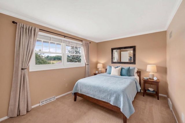 1542 Comanche Glen, Madison, WI 53704