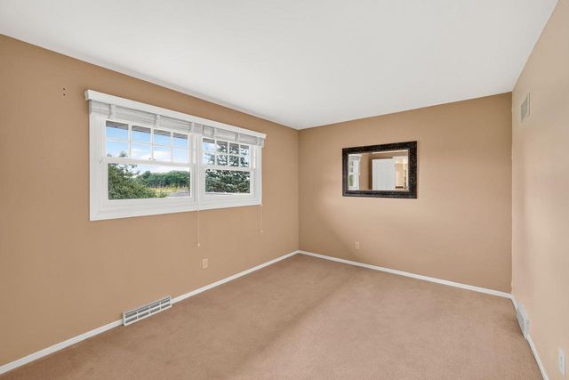 1542 Comanche Glen, Madison, WI 53704