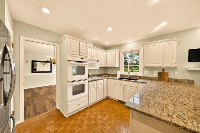 1542 Comanche Glen, Madison, WI 53704