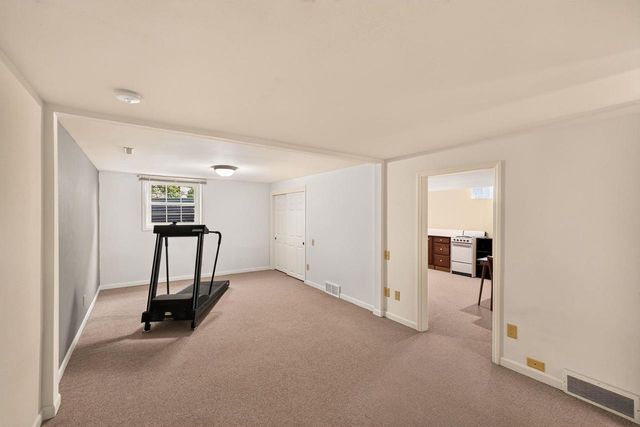 1542 Comanche Glen, Madison, WI 53704