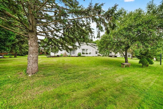 1542 Comanche Glen, Madison, WI 53704