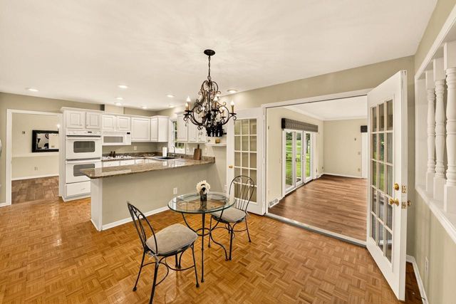 1542 Comanche Glen, Madison, WI 53704