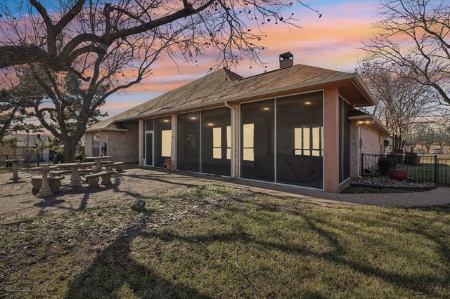 9621 Monticello Drive, Granbury, TX 76049