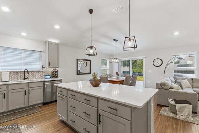 10925 STAPLETON Drive, Jacksonville, FL 32222