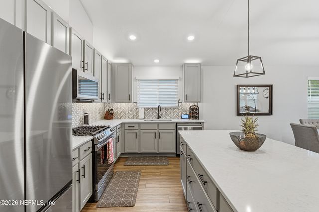 10925 STAPLETON Drive, Jacksonville, FL 32222