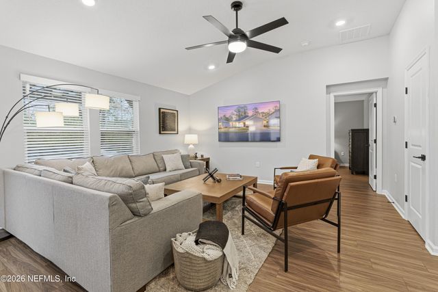 10925 STAPLETON Drive, Jacksonville, FL 32222