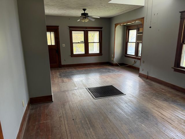 116 SPENCER Avenue, Council Bluffs, IA 51503