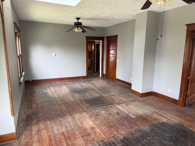 116 SPENCER Avenue, Council Bluffs, IA 51503