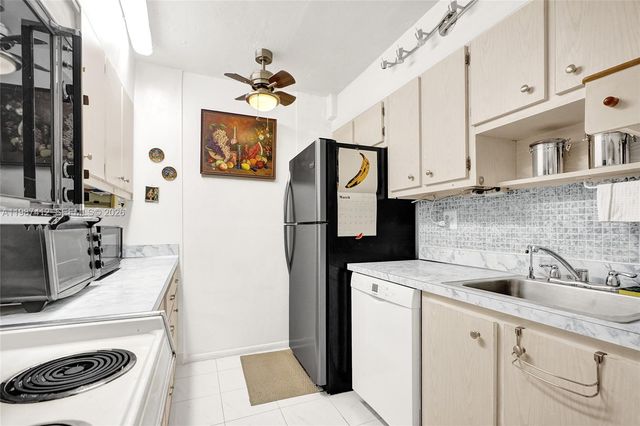 251 174th St 614, Sunny Isles Beach, FL 33160