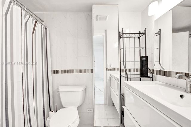 251 174th St 614, Sunny Isles Beach, FL 33160