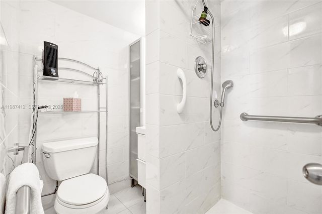 251 174th St 614, Sunny Isles Beach, FL 33160