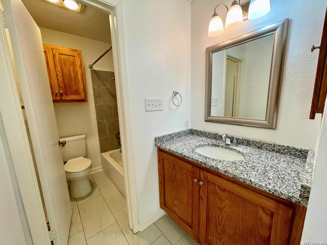 14506 WOODS HOLE DR, San Antonio, TX 78233