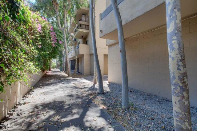 750 N Kings Road 117, West Hollywood, CA 90069