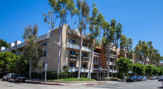 750 N Kings Road 117, West Hollywood, CA 90069