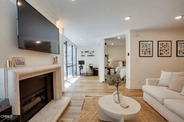 750 N Kings Road 117, West Hollywood, CA 90069