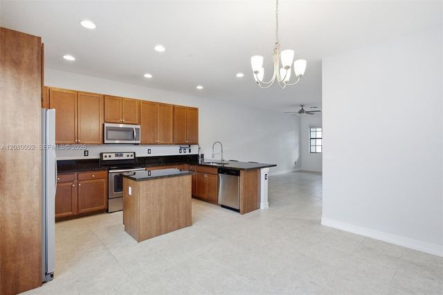 11621 SW 13th Court, Pembroke Pines, FL 33025