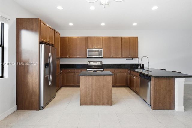 11621 SW 13th Court, Pembroke Pines, FL 33025